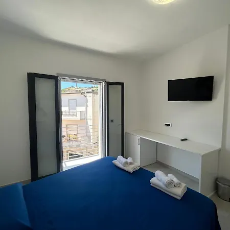 Domu Dina 4 테르테니아